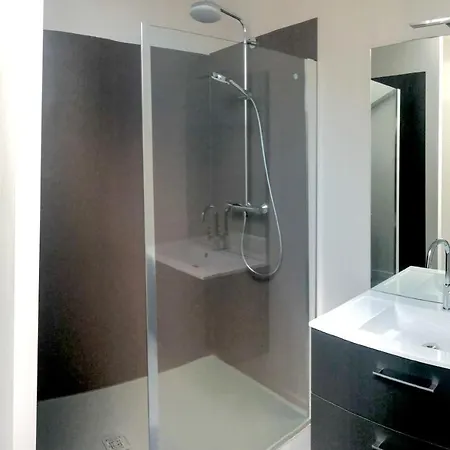 Elegante A Avec Piscine Privee